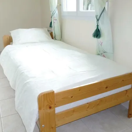 Feriehus Lovely In La Chapelle En Juger Montreuil-sur-Lozon