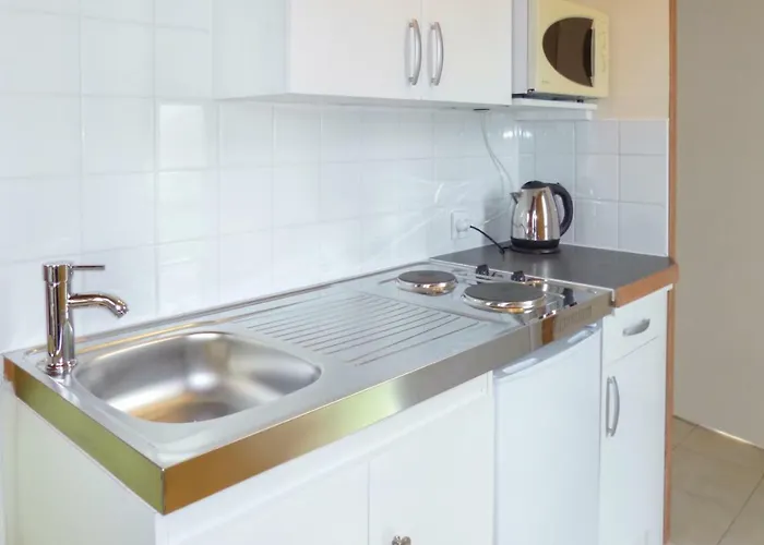 Σπίτι διακοπών Lovely In La Chapelle En Juger Montreuil-sur-Lozon