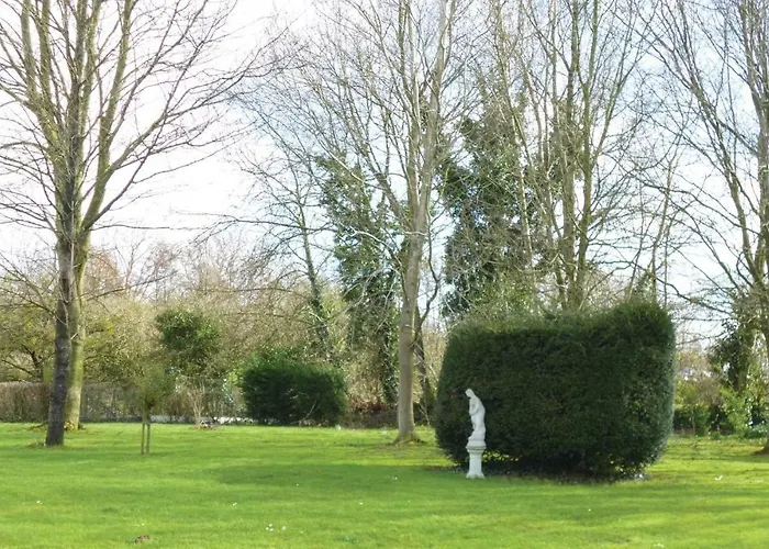 Lovely In La Chapelle En Juger