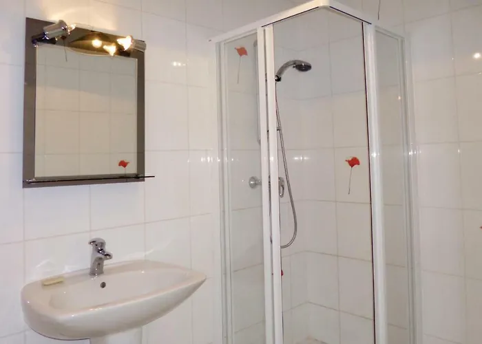 Σπίτι διακοπών Lovely In La Chapelle En Juger Montreuil-sur-Lozon